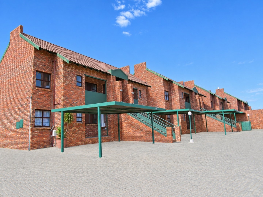  Bedroom Property for Sale in Langenhovenpark Free State